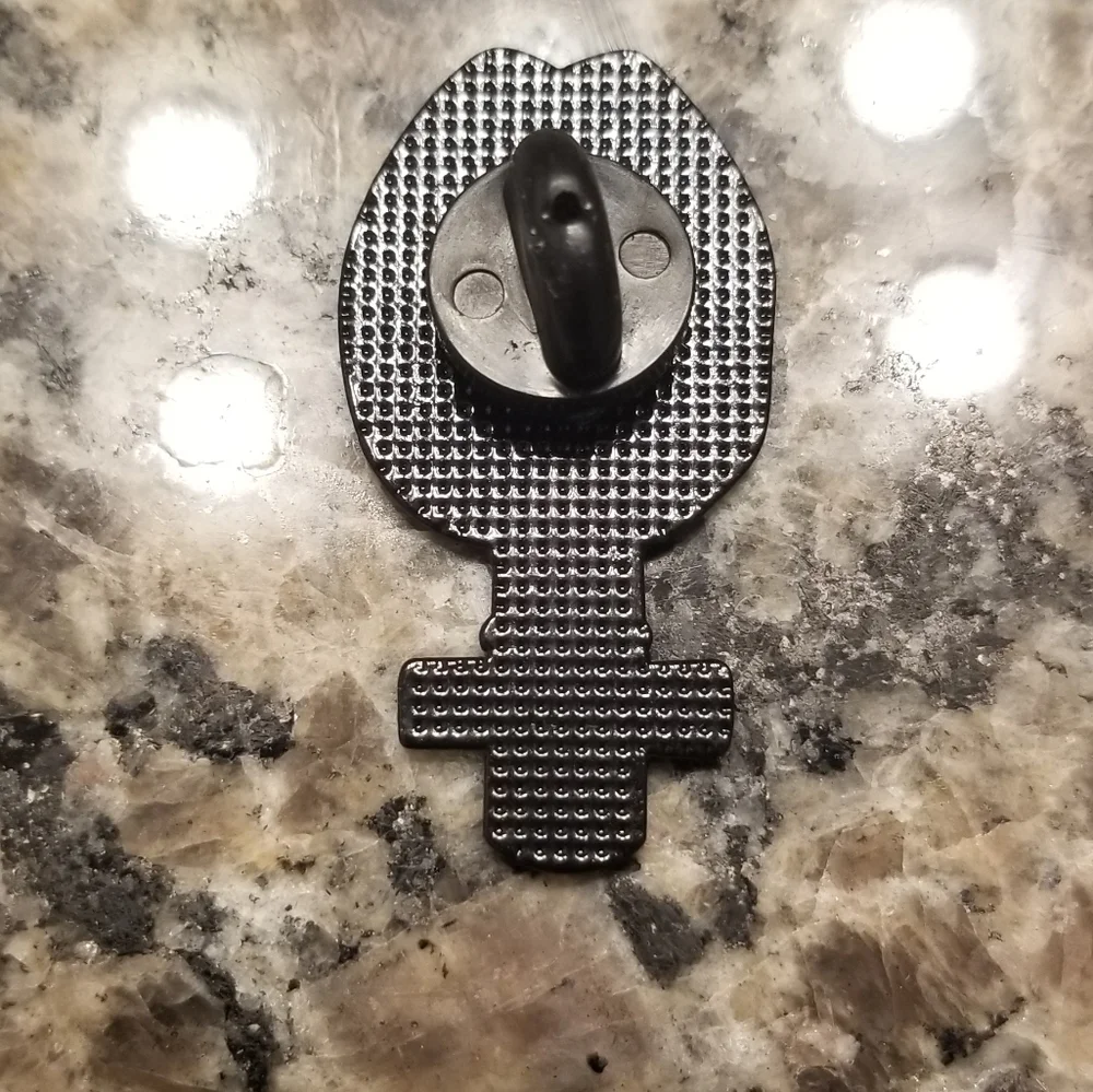 π₯³ 5 for $25/ Put On Your Warpaint Lipstick Pin - Picture 3 of 3